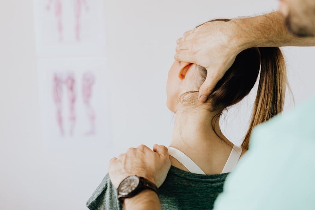 Photo By: Kaboompics.com באתר PEXELS chiropractic care
